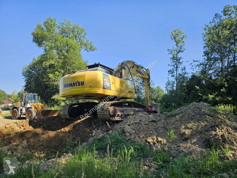 جرافة Komatsu LC8