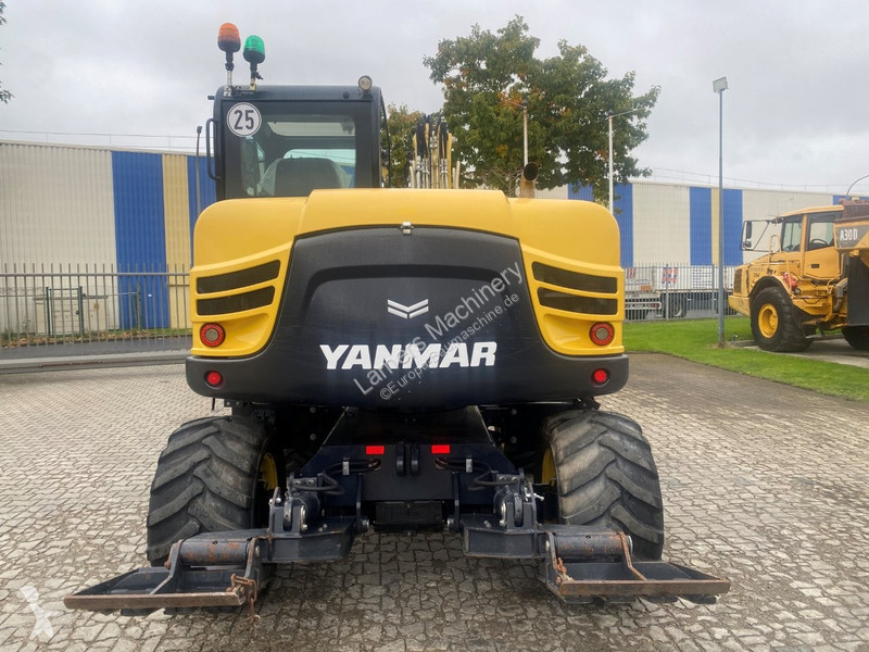 جرافة Yanmar B95w .
