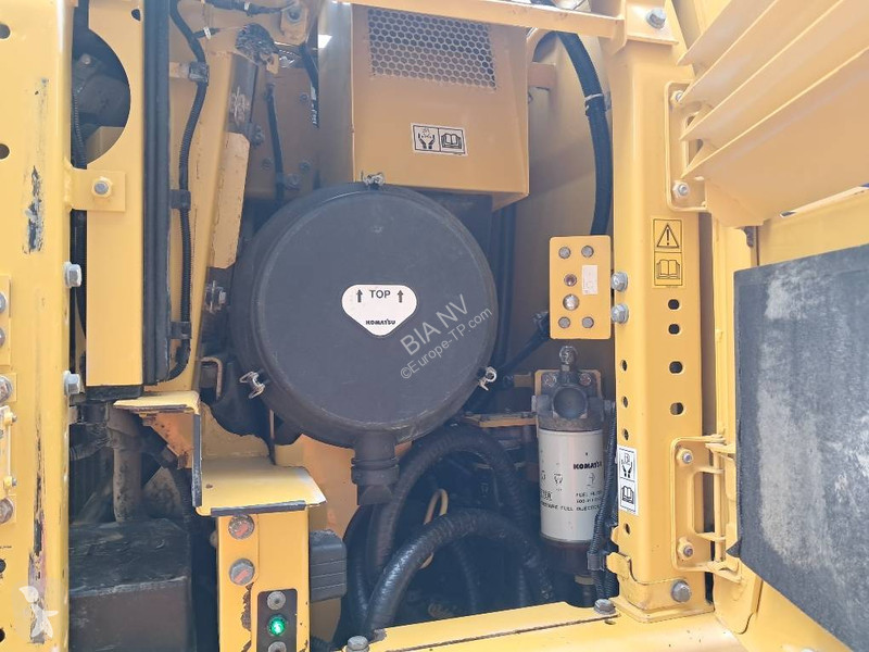 جرافة Komatsu HB365LC-3 Hybrid
