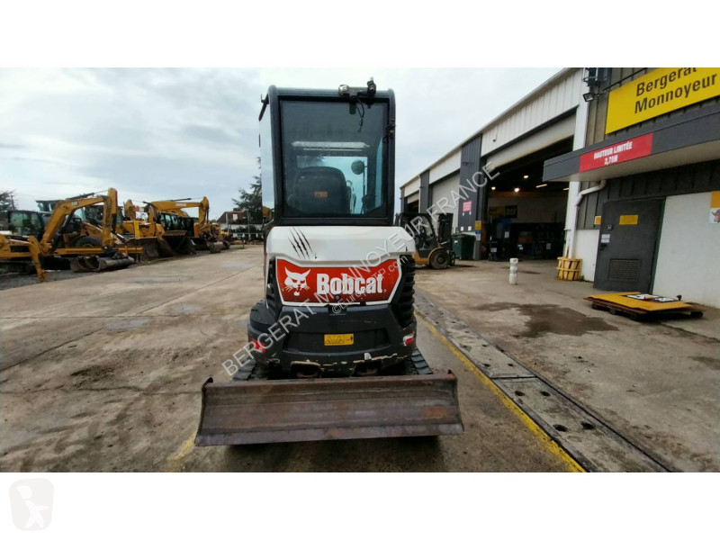 Excavator Bobcat E27