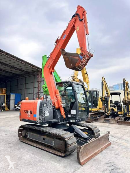 جرافة Hitachi ZX70-3