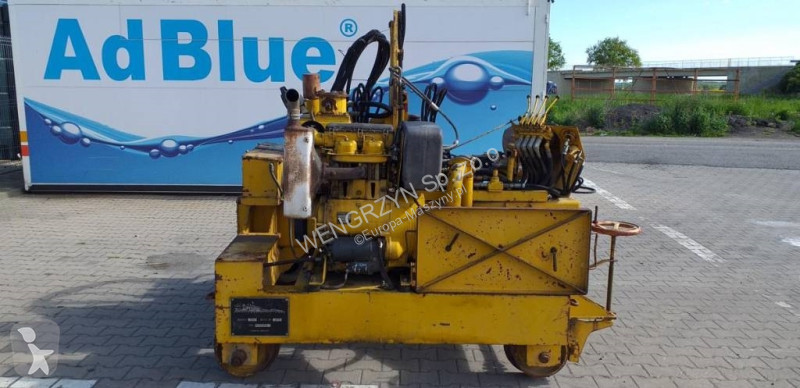 Rýpadlo  Podbijarka torowa | Track tamping machine