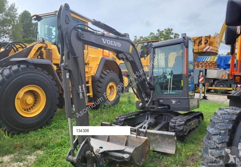 Excavadora Volvo EC37F