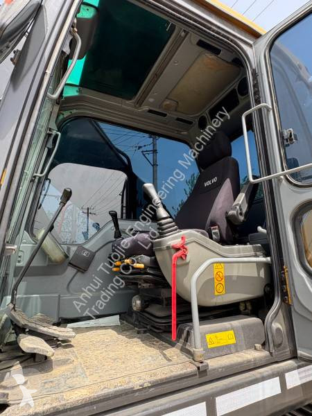 جرافة Volvo EC300
