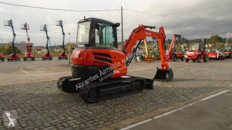 جرافة Kubota