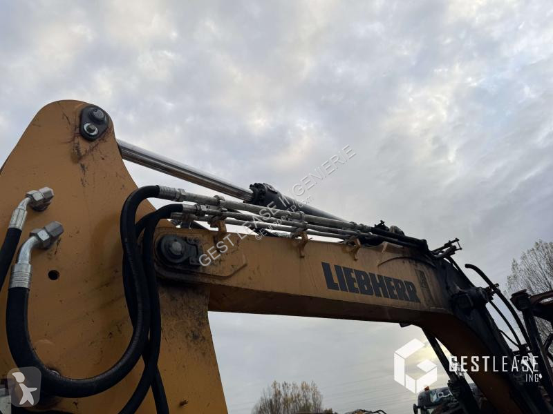 جرافة Liebherr R COMPACT
