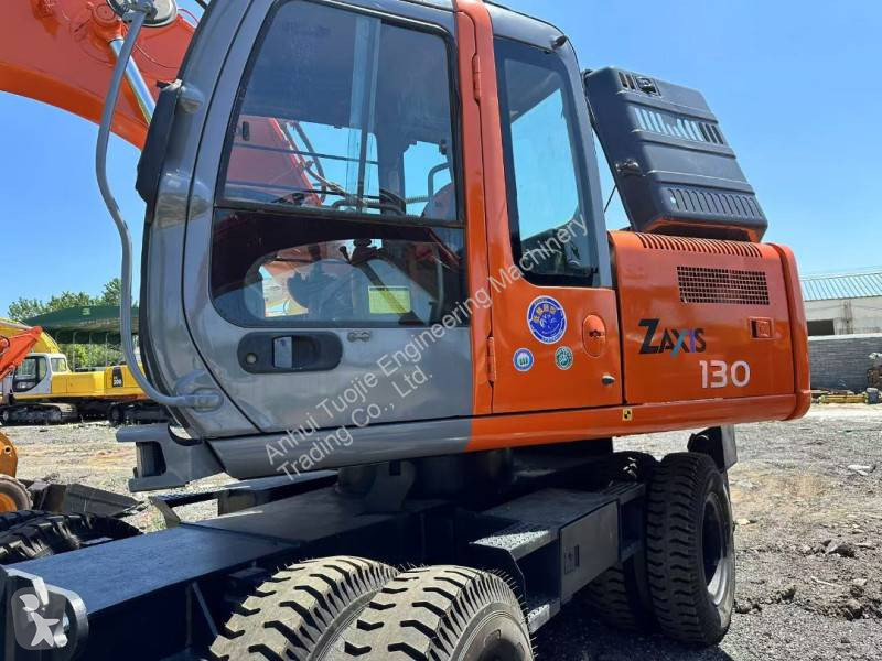 Rýpadlo Hitachi