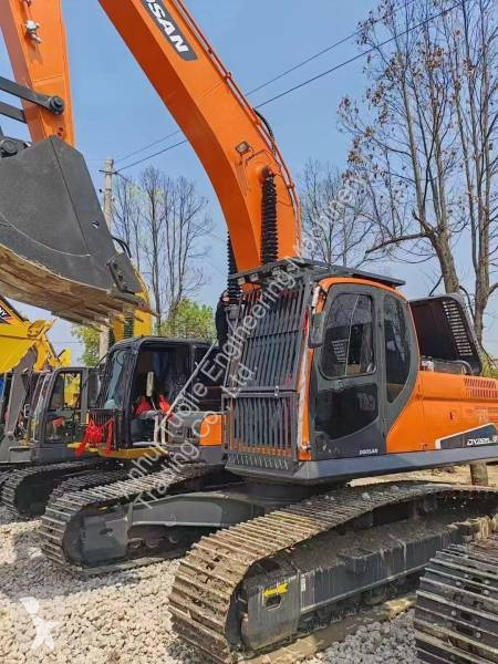 جرافة Doosan