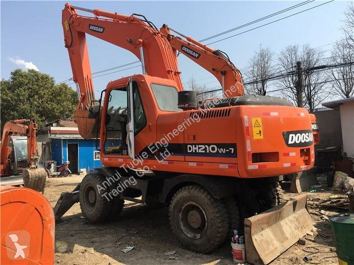 جرافة Doosan DH210W