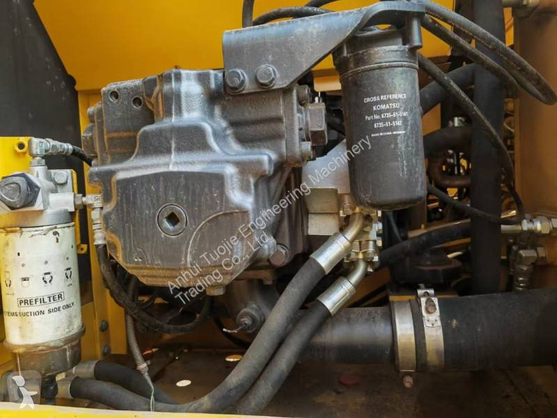 جرافة Komatsu PC210