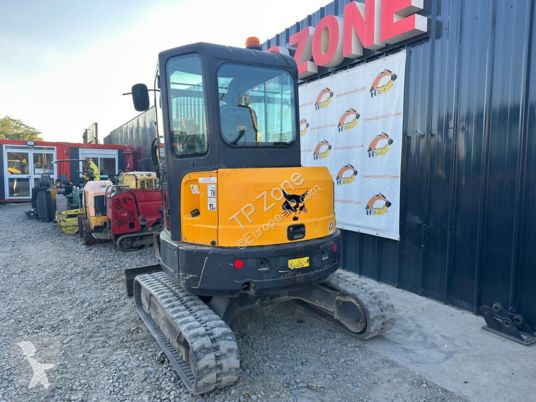 Lopatový nakládač Bobcat e35 cabine à 23500 € ht