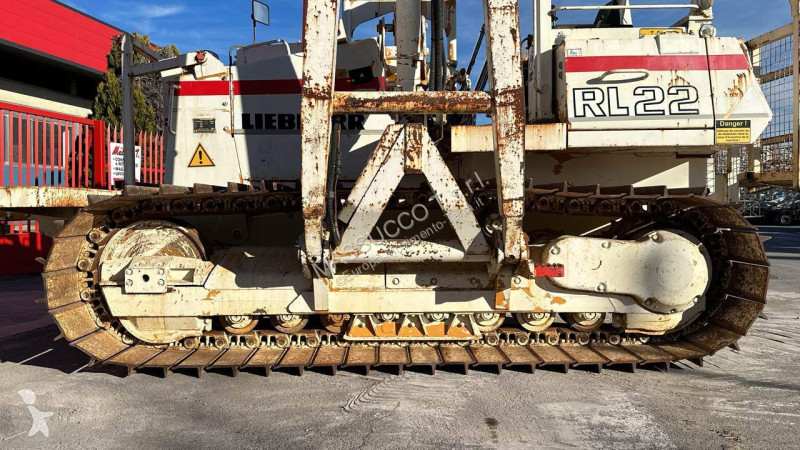 جرافة Liebherr RL 22 B