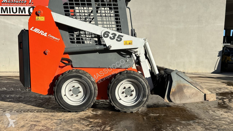 Escavatore Libra 635