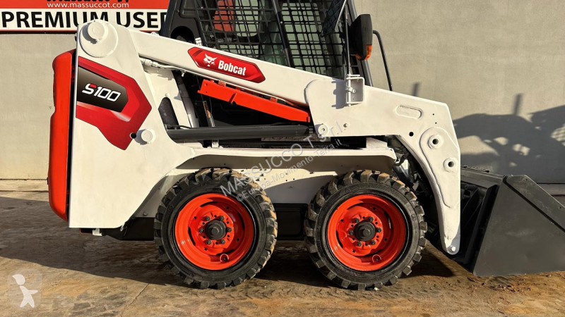 Lopatový nakládač Bobcat S100 4X4