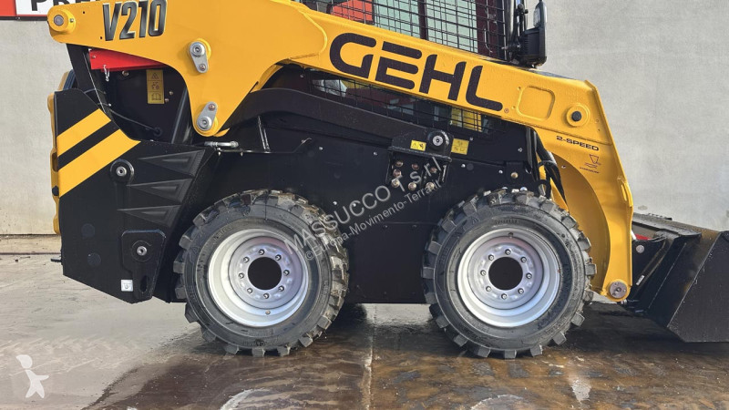 Escavatore Gehl V210 HF