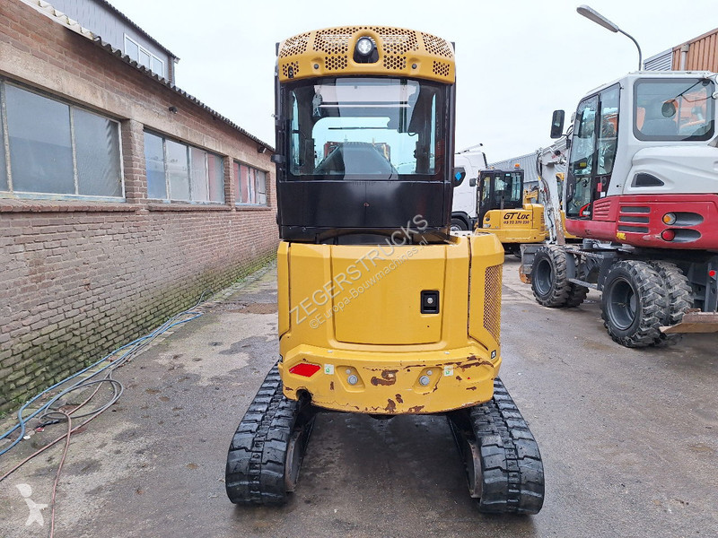 Экскаватор Caterpillar .7
