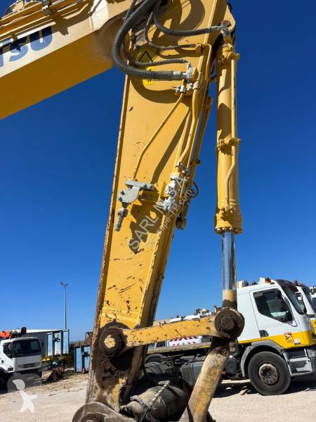 جرافة Komatsu