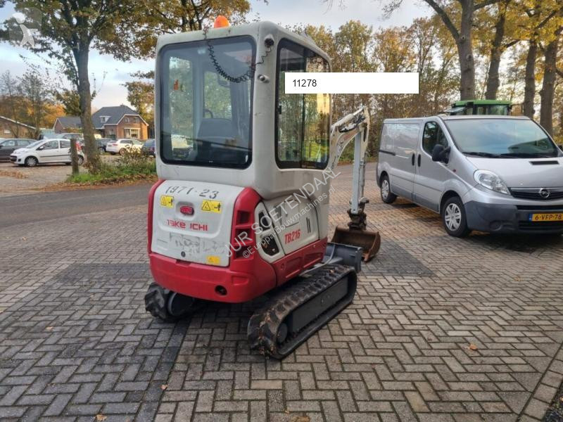 جرافة Takeuchi TB216