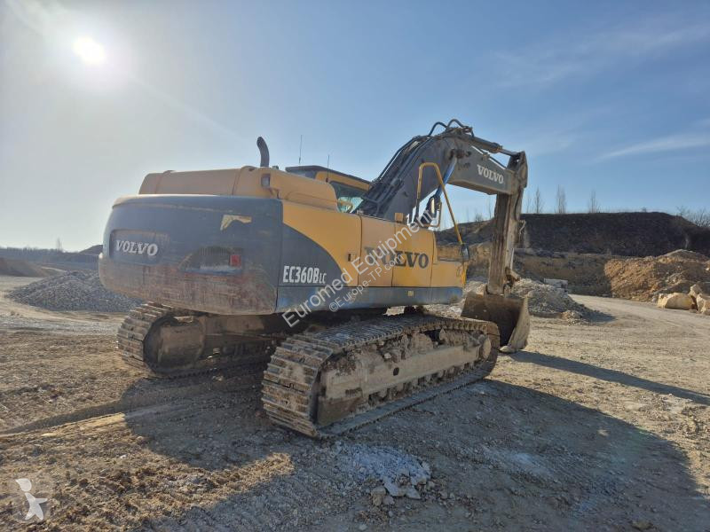 جرافة Volvo EC360
