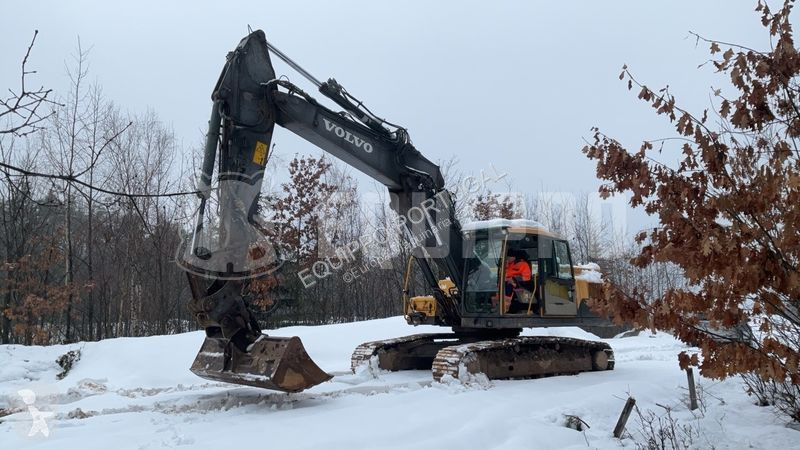 Rýpadlo Volvo NL with 3 excavator buckets