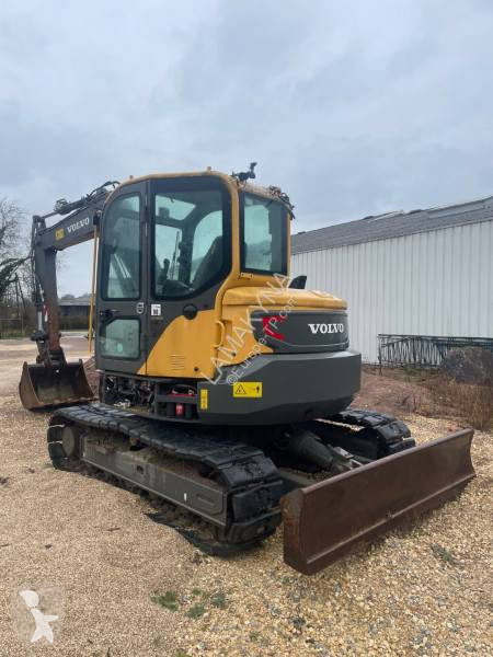 جرافة Volvo ECR88D