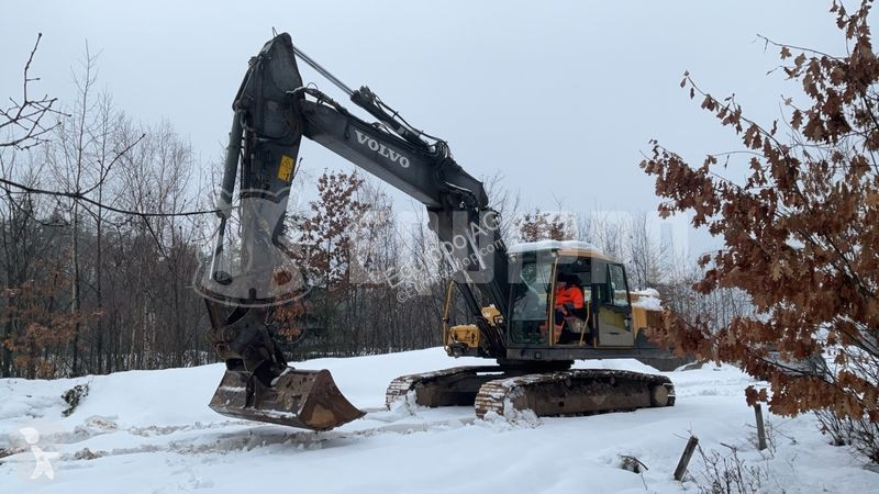 Rýpadlo Volvo NL with 3 excavator buckets
