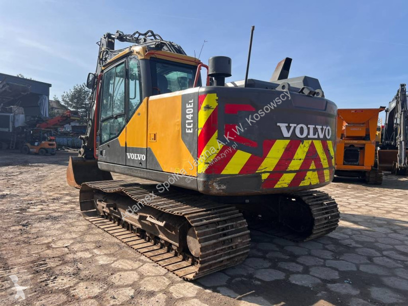 جرافة Volvo 140 EL