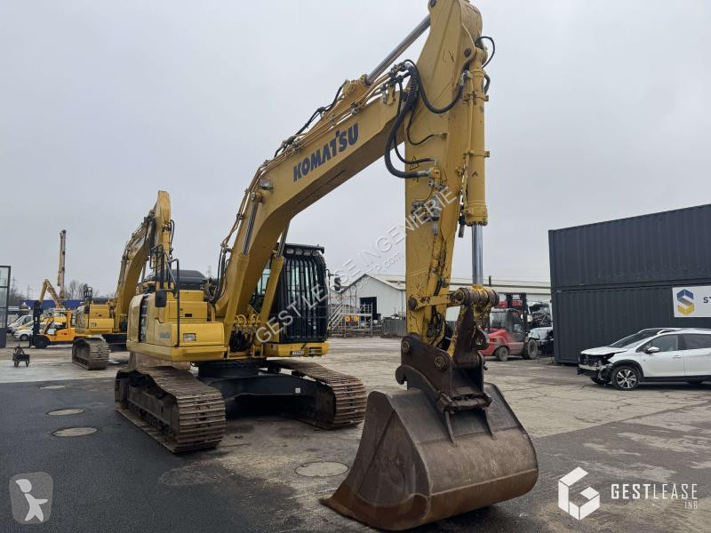 جرافة Komatsu 11