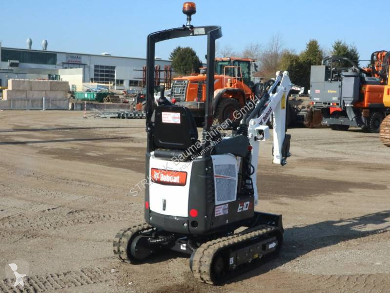 Lopatový nakládač Bobcat E 10z