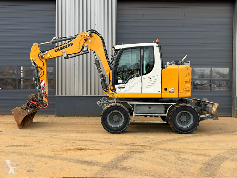 جرافة Liebherr Compact