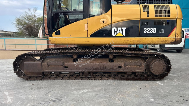 جرافة Caterpillar