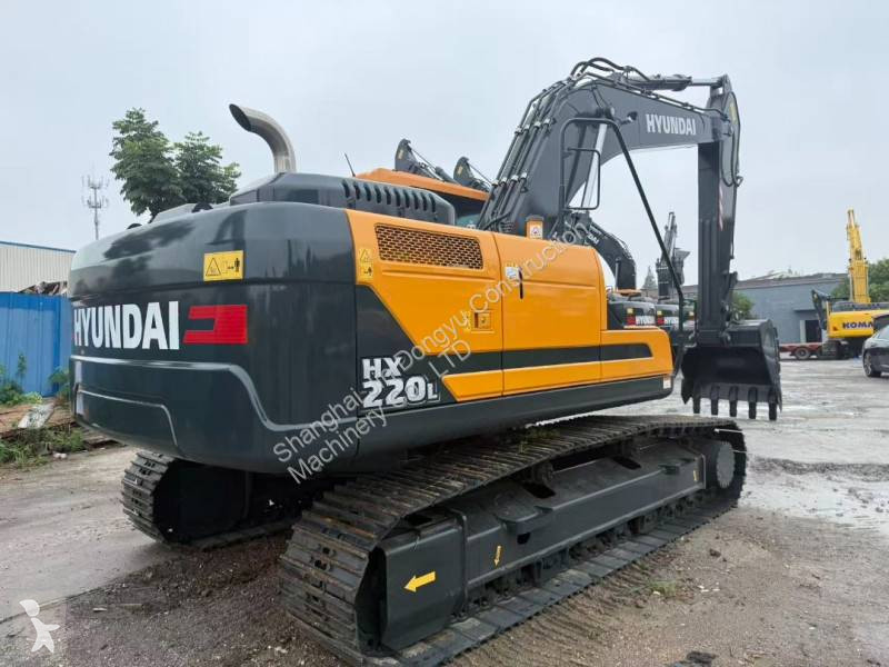 جرافة Hyundai HX220L