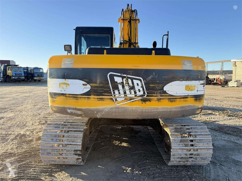 Lopatový nakládač JCB