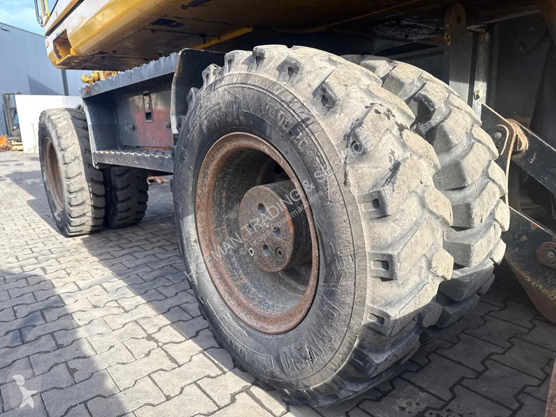 جرافة Komatsu