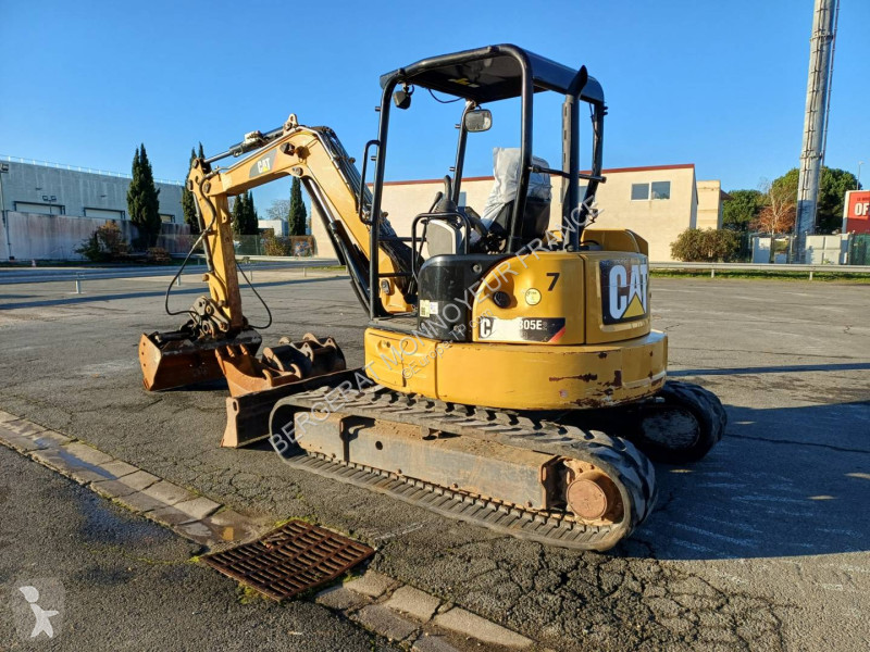 جرافة Caterpillar 305E2