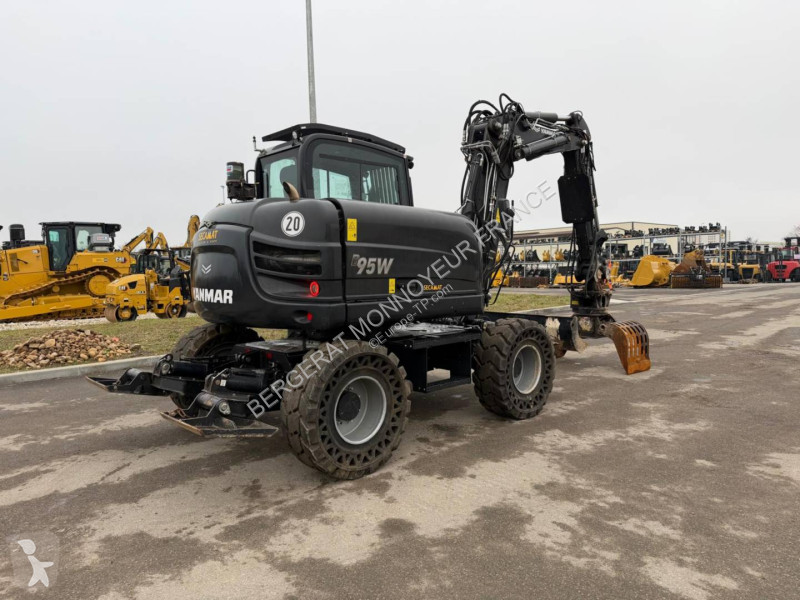 Экскаватор Yanmar B95W
