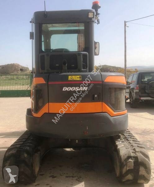 Lopatový nakládač Doosan DX50Z-7