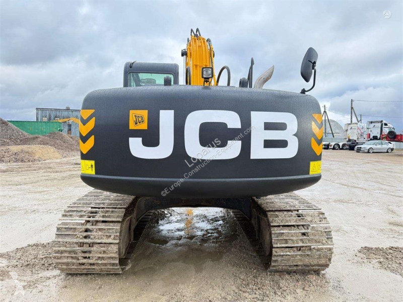 Lopatový nakládač JCB