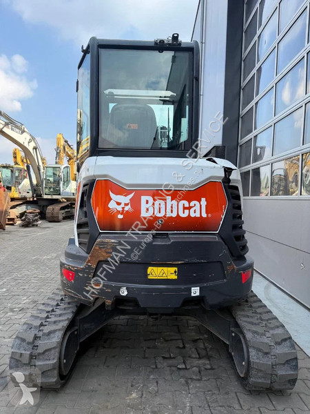 Lopatový nakládač Bobcat z