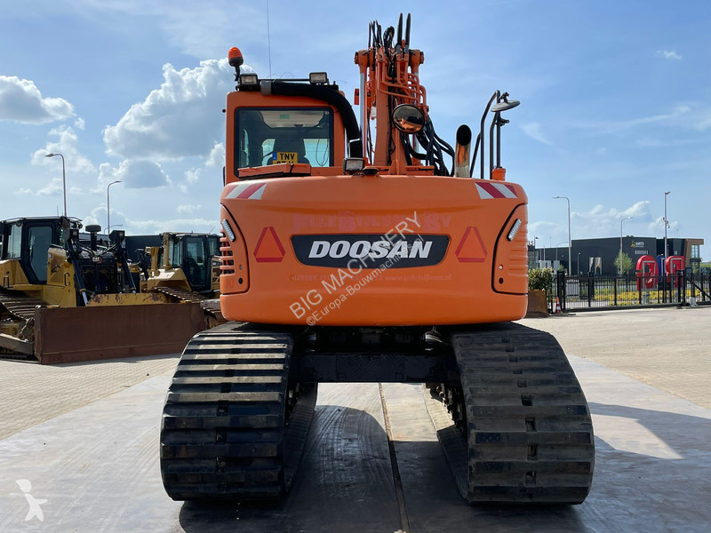 جرافة Doosan
