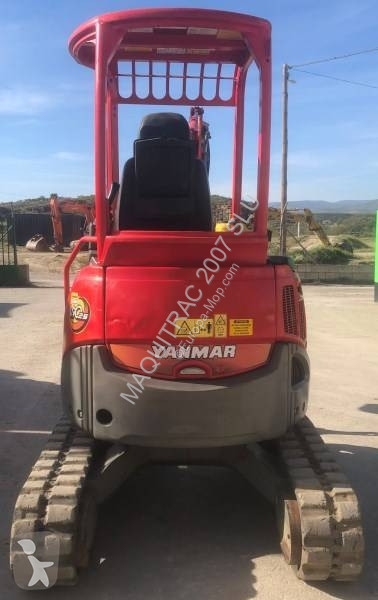 Lopatový nakládač Yanmar Vio 25-4