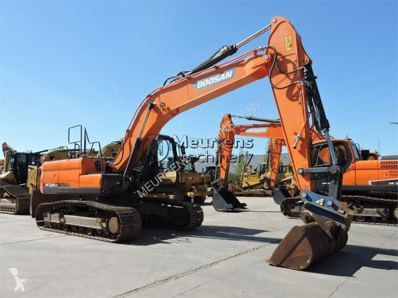 جرافة Doosan