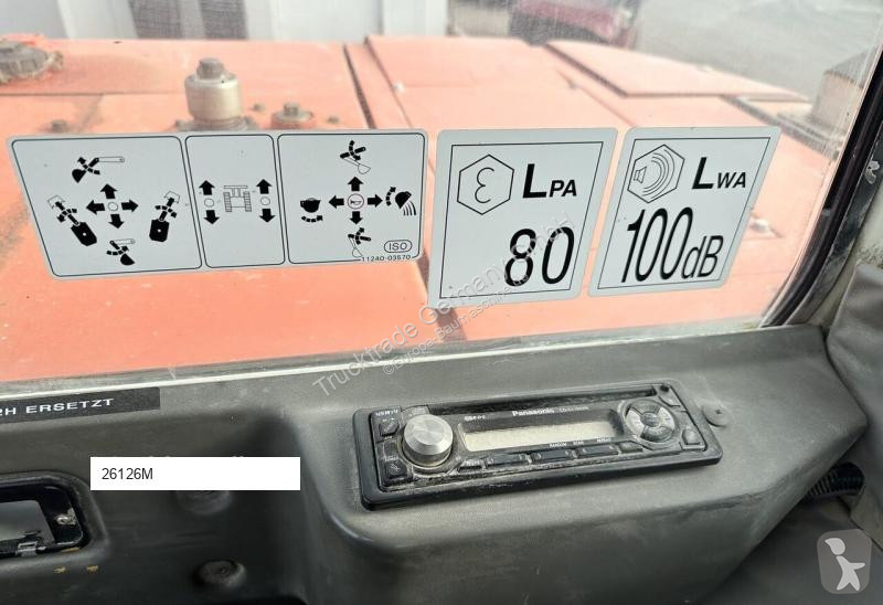 جرافة Kubota 1012