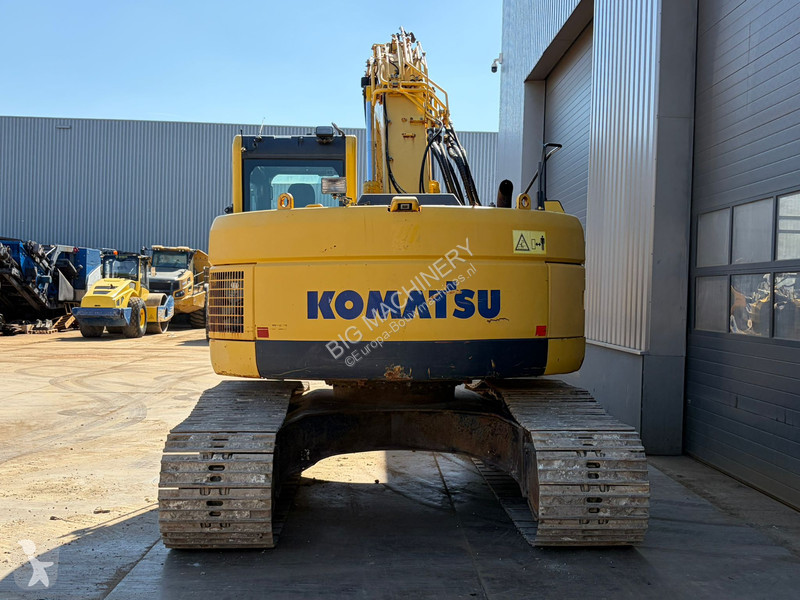جرافة Komatsu 8