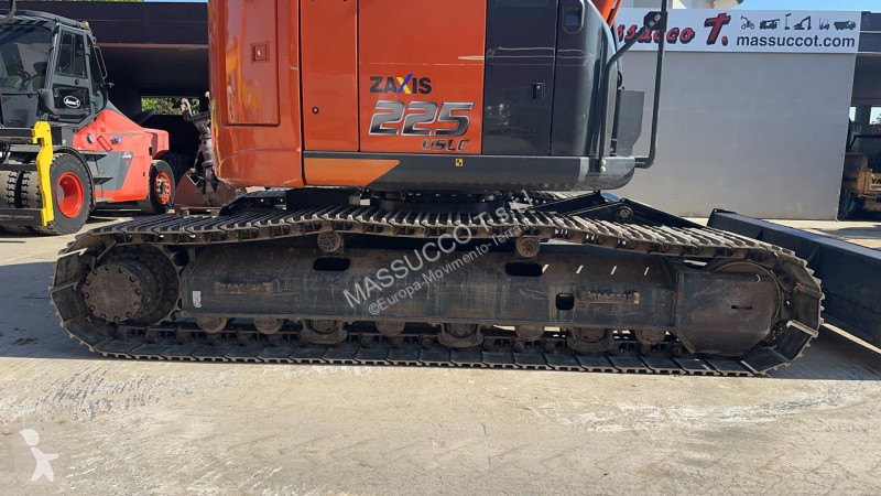 Rýpadlo Hitachi