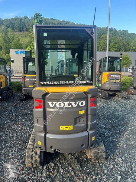 جرافة Volvo EC 18 E