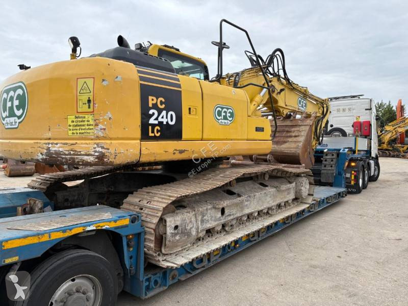 جرافة Komatsu