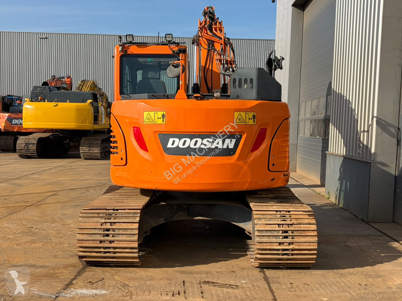 جرافة Doosan 5