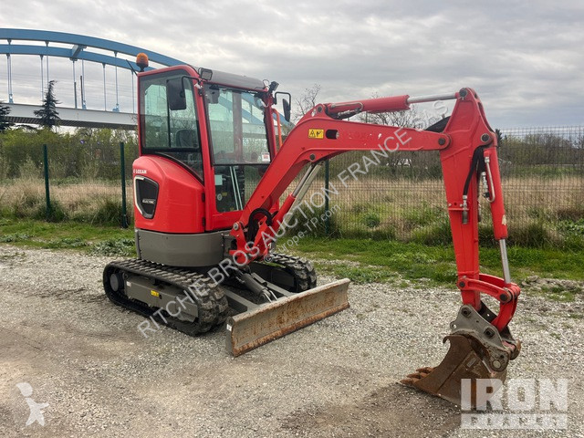 جرافة Volvo JECR25D
