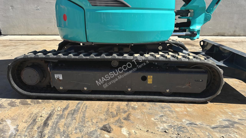 جرافة Kobelco SK28SR-6E